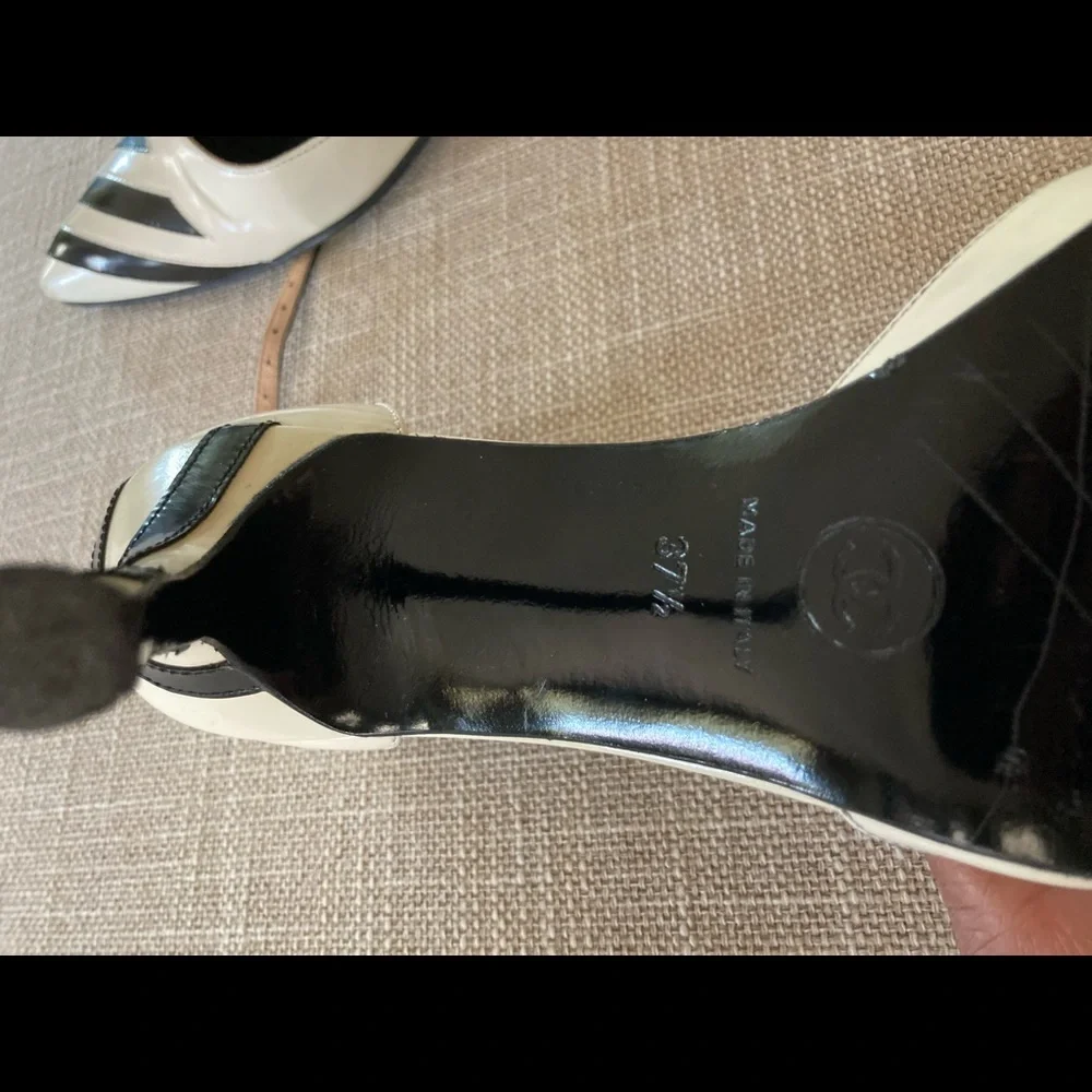 Chanel heels - Picture 4 of 4